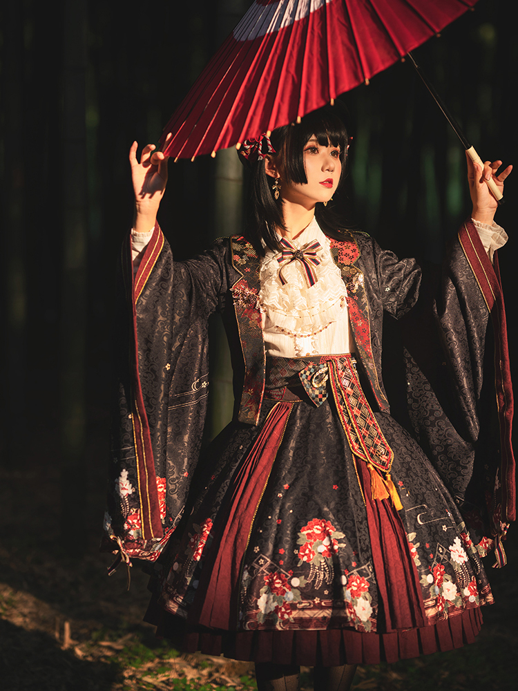 Philippine Gothic and Lolita Community - Back to Basics: What is Lolita  fashion? It is a fashion subculture originating in Japan that takes  inspiration from the fashion of the Victorian, Roccoco or